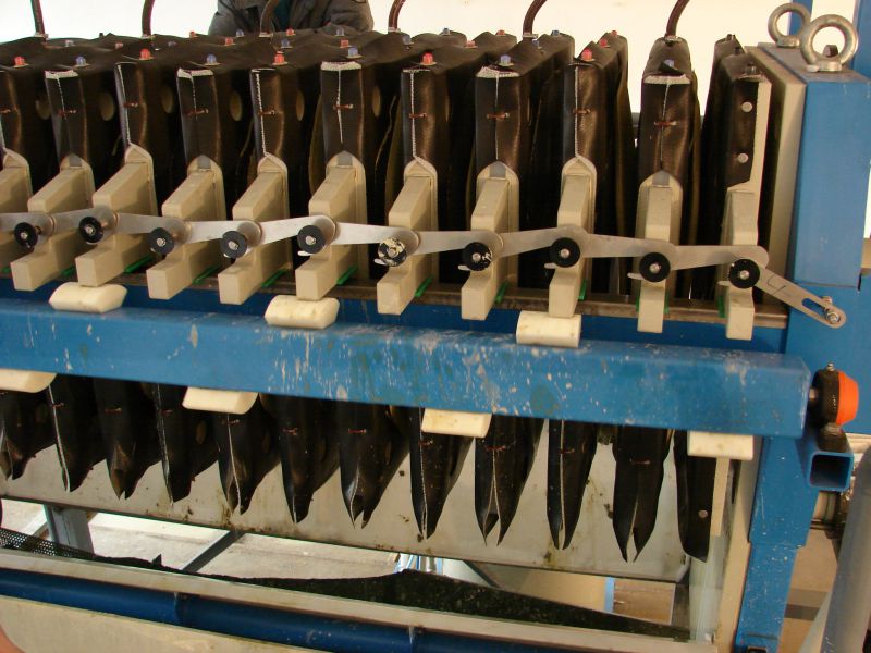 Despachetare si scuturare automata placi