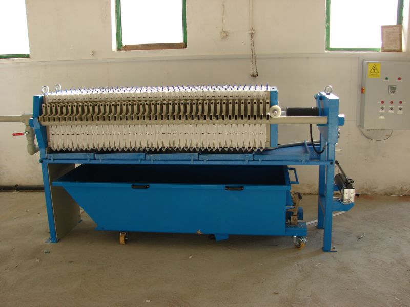Filtru presa K470/40, manual, cu container namol